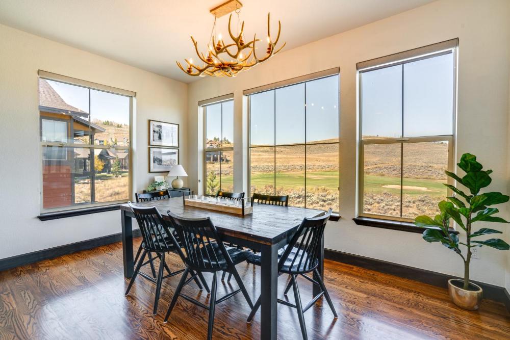 Half-Mi to Skiing Gorgeous Granby Ranch Home!